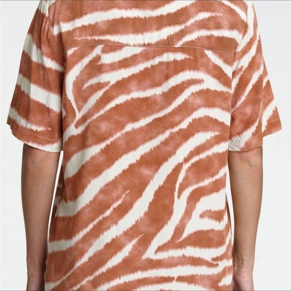 Pistola Women’s Lucy Pajama Top Zebra Print Burnt Orange Button Down Size M - Picture 2 of 10